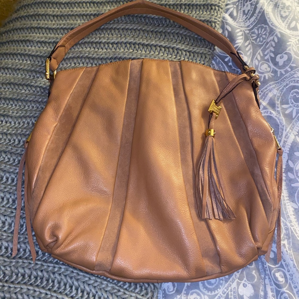 New Aimee Kestenberg Collection tan leather hobo purse! Perfect for Christmas